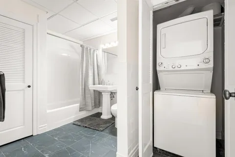 $775,000 | 300 Communipaw Avenue, Unit 230, Jersey City, NJ 07304