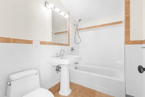 $775,000 | 300 Communipaw Avenue, Unit 230, Jersey City, NJ 07304