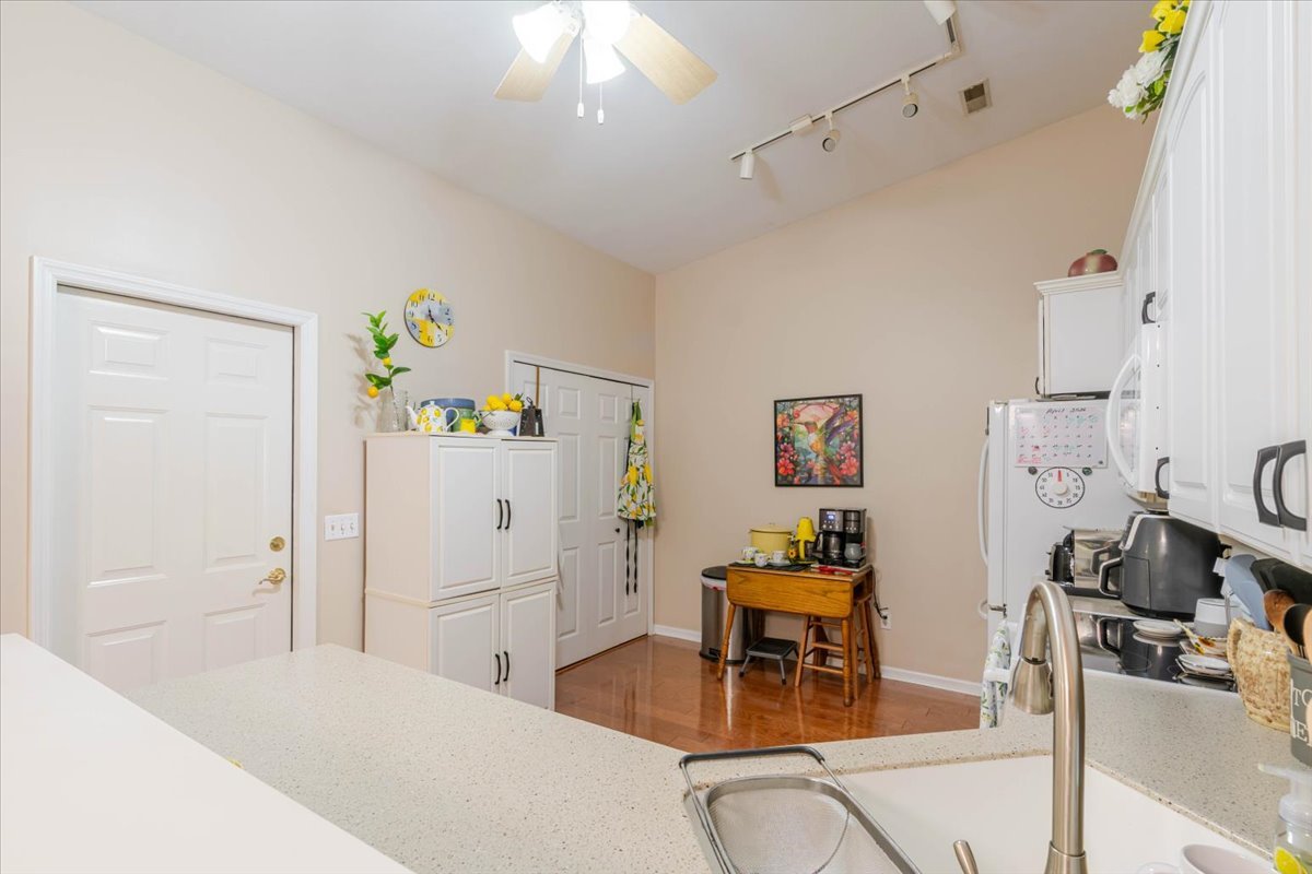 4754 Arbor Court, Unit 4754 Decatur, IL 62526 - Photo 8 of 24