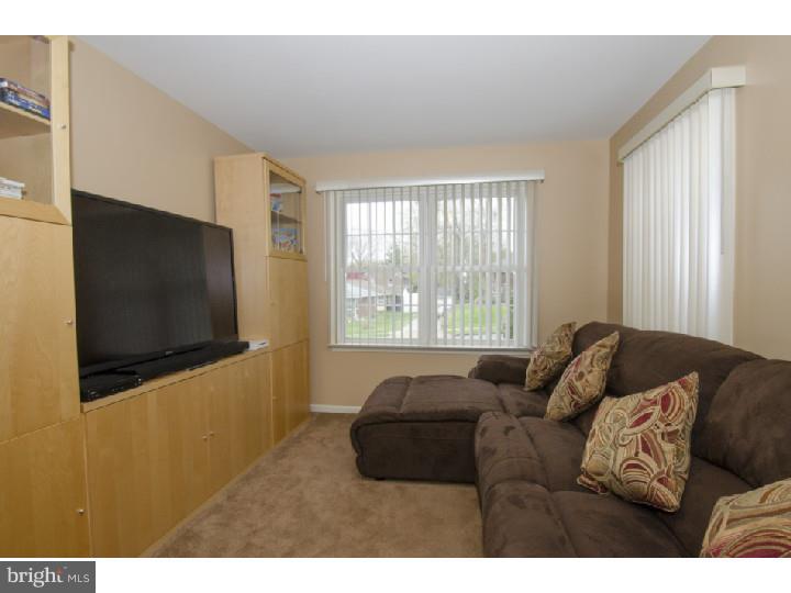 2309 Poplar Road Havertown, PA 19083 - Photo 11 of 25 Office / Study