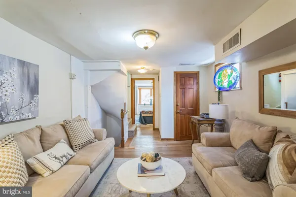 $959,000 | 610 Pine Street, Philadelphia, PA 19106