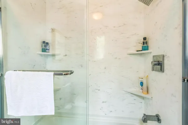 $959,000 | 610 Pine Street, Philadelphia, PA 19106