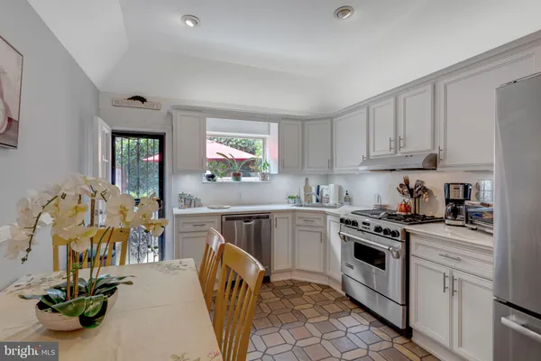 $959,000 | 610 Pine Street, Philadelphia, PA 19106