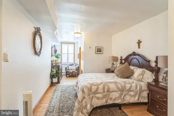 $959,000 | 610 Pine Street, Philadelphia, PA 19106