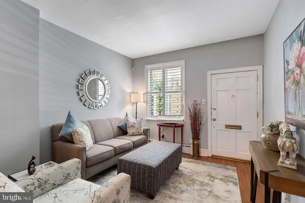 $959,000 | 610 Pine Street, Philadelphia, PA 19106