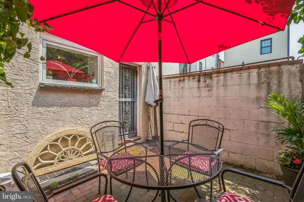 $959,000 | 610 Pine Street, Philadelphia, PA 19106