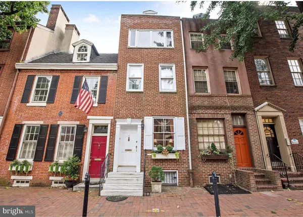 $959,000 | 610 Pine Street, Philadelphia, PA 19106