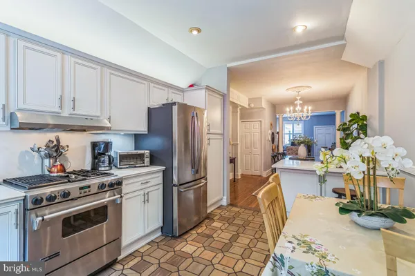 $959,000 | 610 Pine Street, Philadelphia, PA 19106