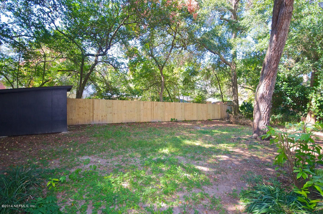 5614 Stetson Road Jacksonville, FL 32207 - Photo 17 of 20 a view of backyard with green space