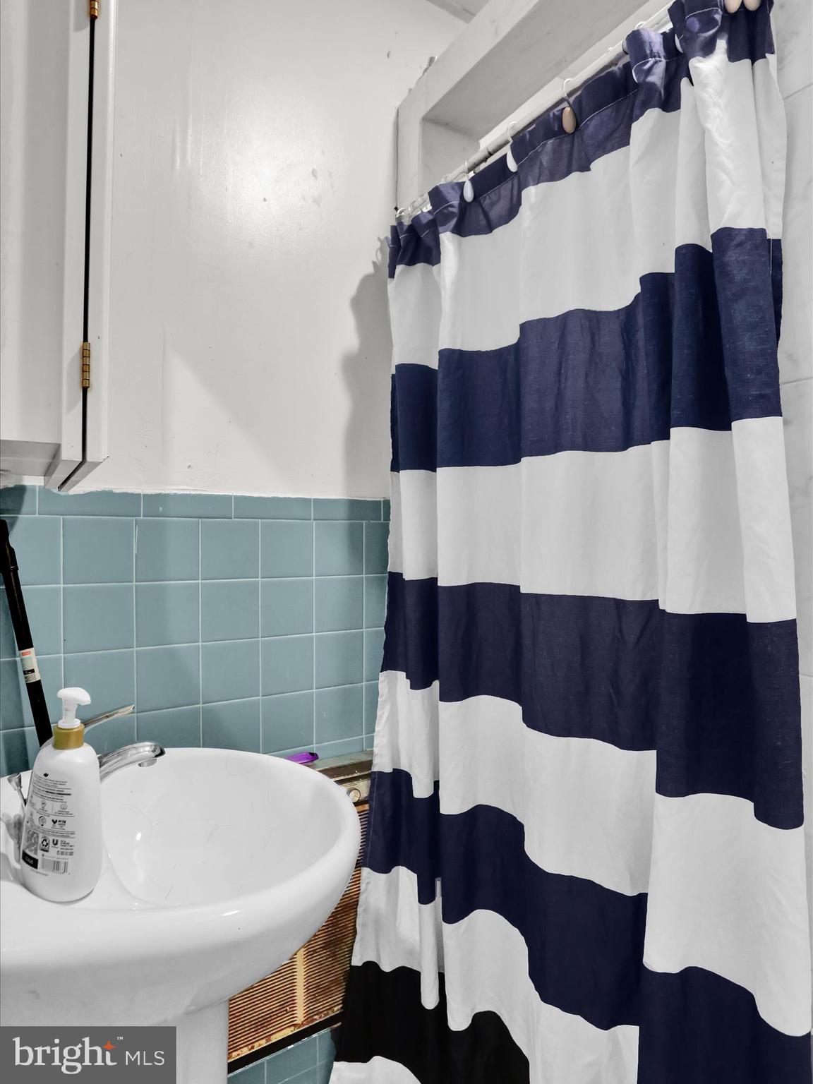 532 Washington Street Reading, PA 19601 - Photo 9 of 31 3I3A2241