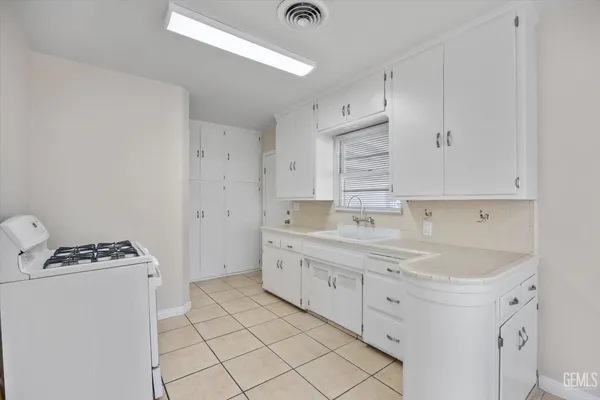 $239,995 | Undisclosed Address, Bakersfield, CA 93308