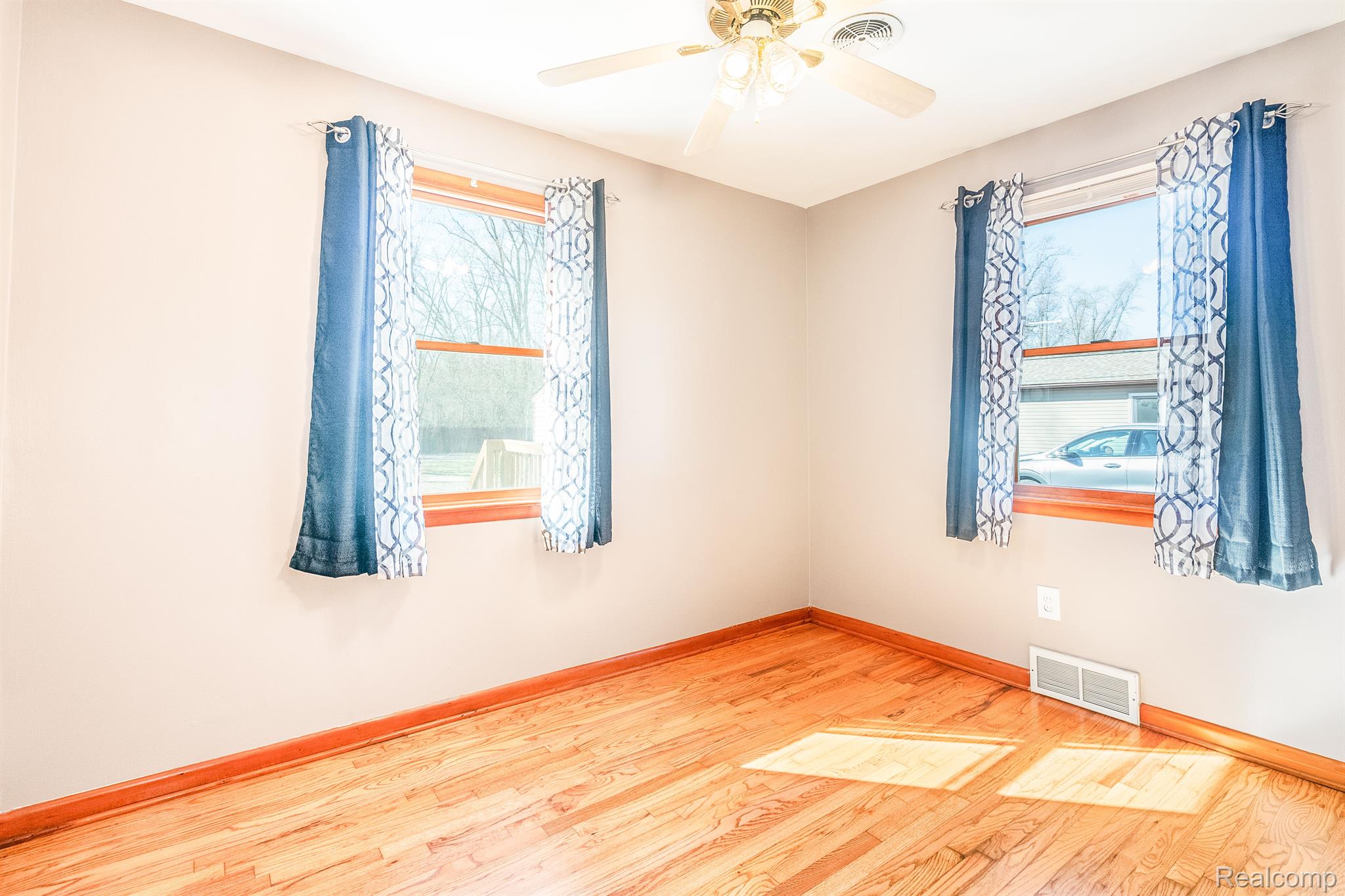 48615 Willis Road Belleville, MI 48111 - Photo 10 of 41 Gallery Image 10