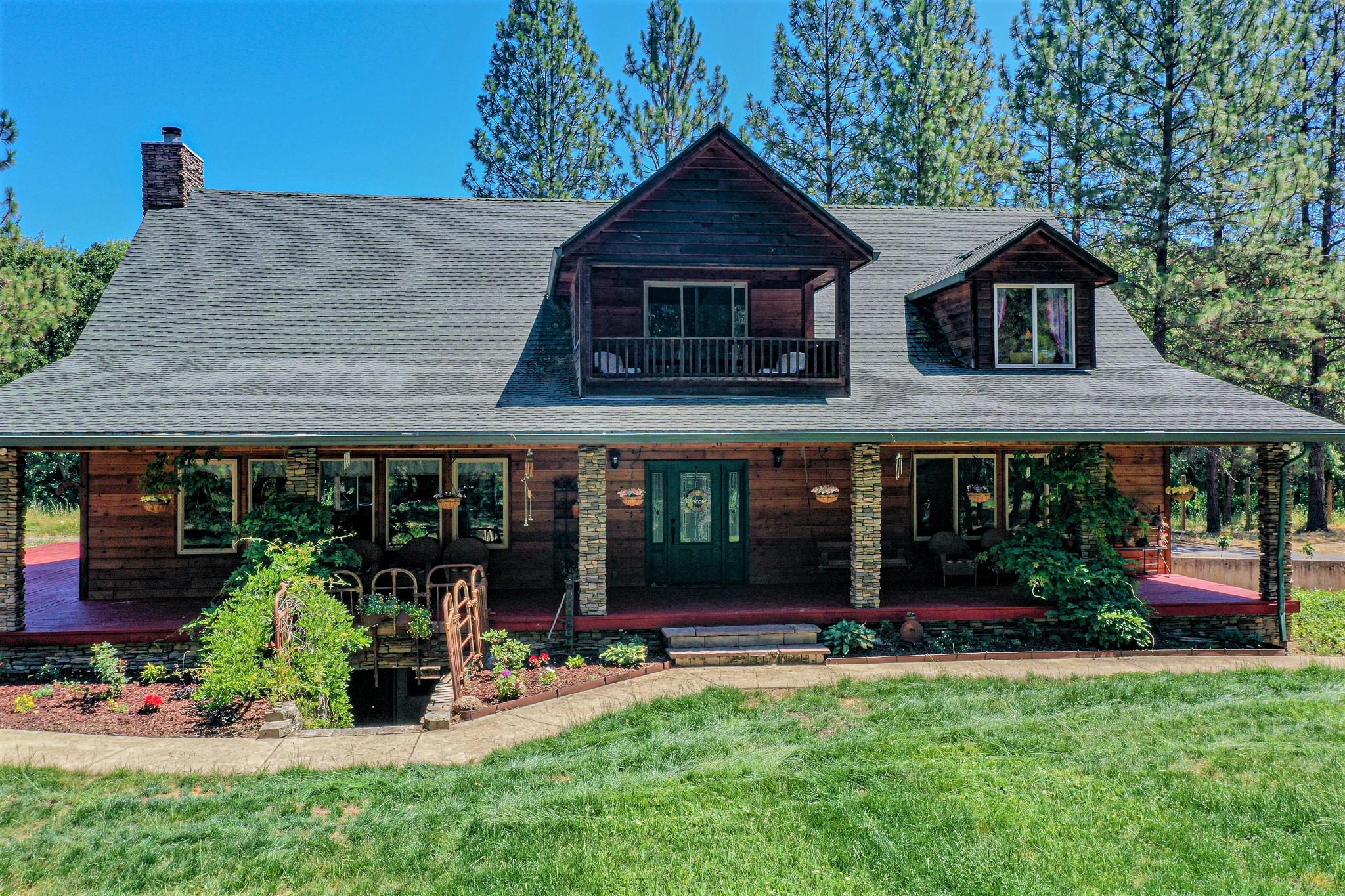 6033 Dodge Road White City, OR 97503 - Photo 1 of 35 Front of Home