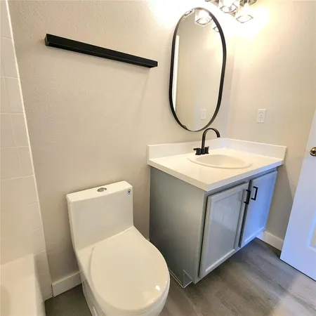 $2,250 | 10672 Savannah Wood Court, Unit 101, Orlando, FL 32832