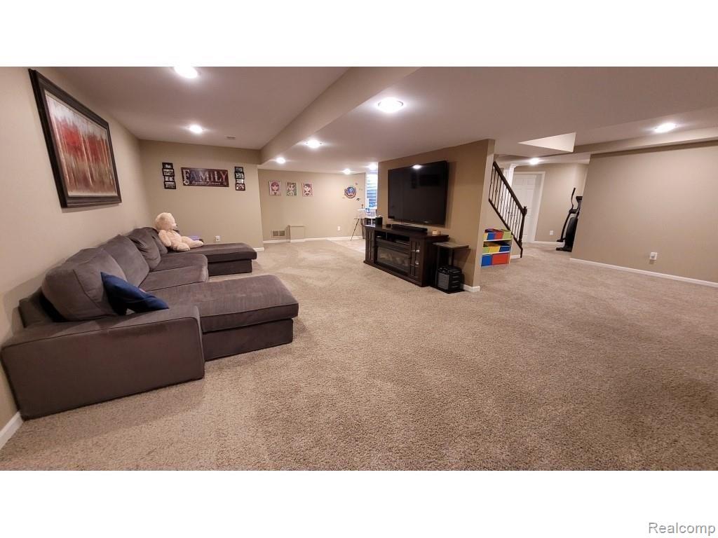 2036 Roundtree Rochester, MI 48307 - Photo 23 of 32 23-Basement View 1.jpg