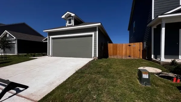 $1,750 | 404 Bass Drive, Bastrop, TX 78602