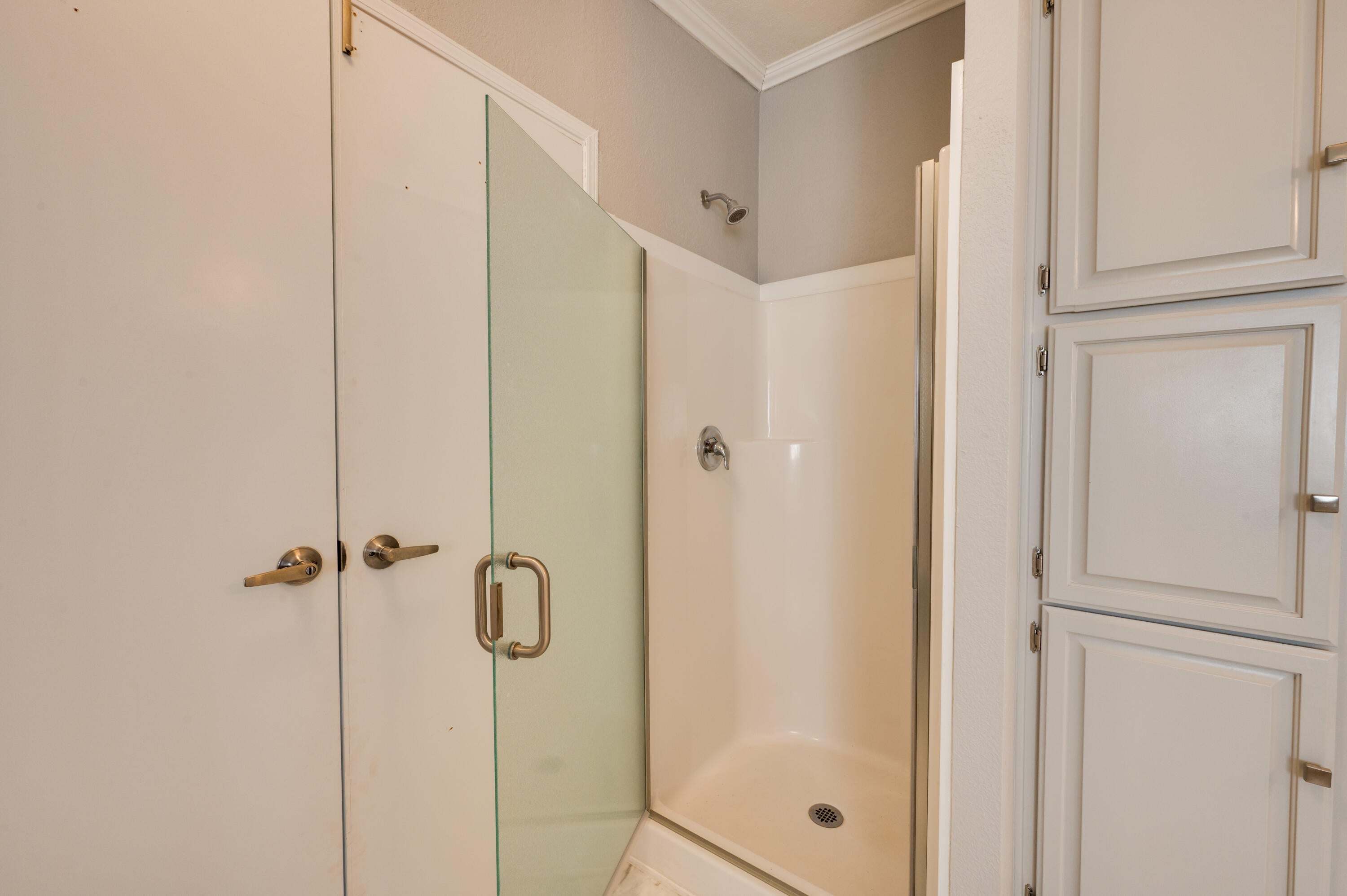 14420 Southwest Quail Road Terrebonne, OR 97760 - Photo 23 of 30 Master Shower