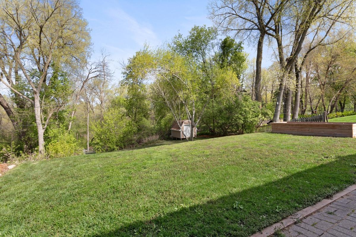 1559 McCarthy Road Eagan, MN 55121 - Photo 23 of 28