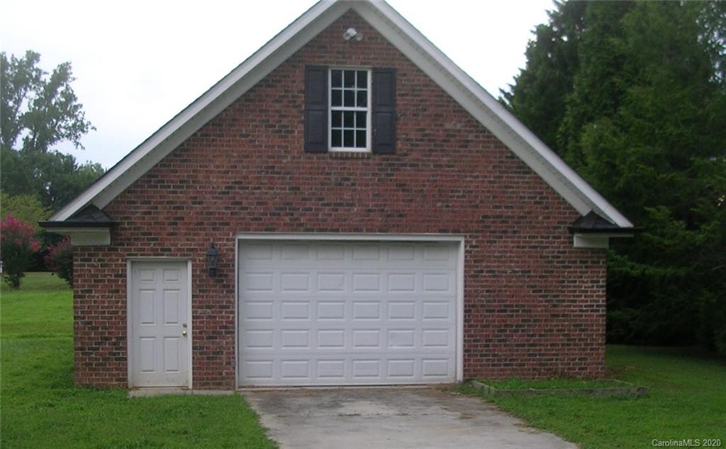 306 Potter Road Monroe, NC 28110 - Photo 4 of 30 Gallery Image 4