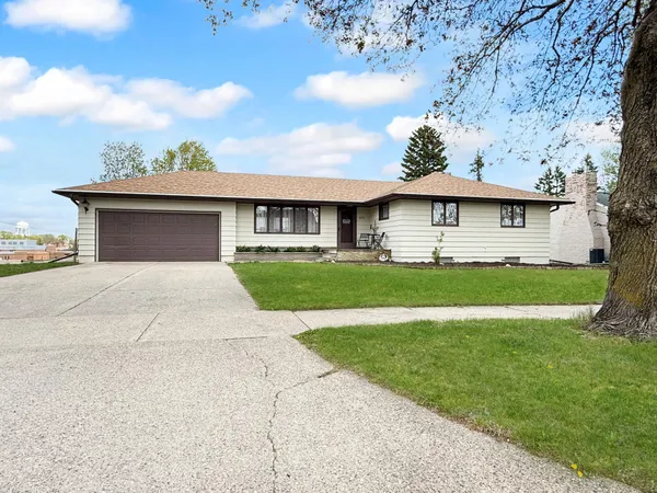 $229,900 | 873 South Hampton Street, Fairmont, MN 56031