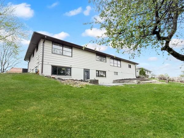 $229,900 | 873 South Hampton Street, Fairmont, MN 56031