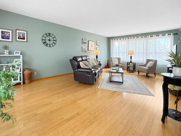 $229,900 | 873 South Hampton Street, Fairmont, MN 56031