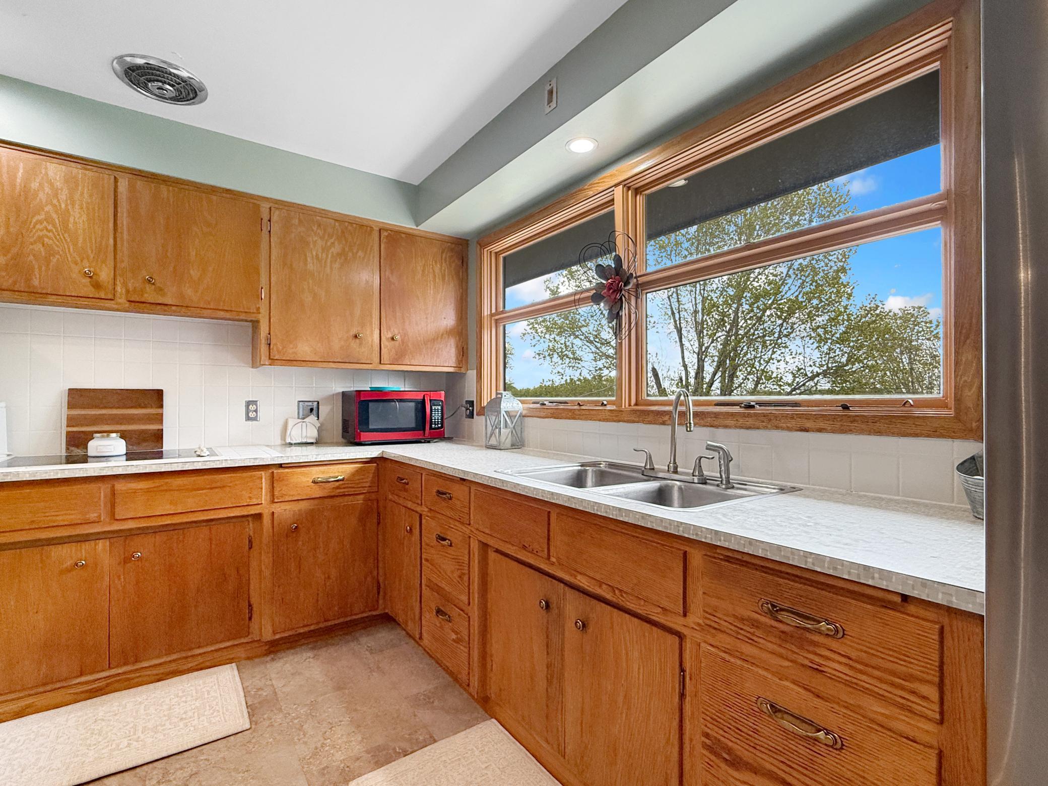 873 South Hampton Street Fairmont, MN 56031 - Photo 8 of 39