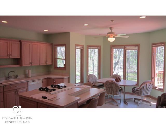 53950 County Line Road New Baltimore, MI 48047 - Photo 15 of 42 31323221-14.JPG