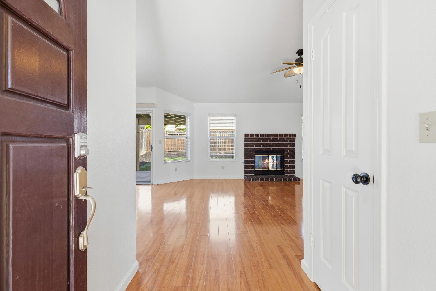 416 Mid Pines Way Modesto, CA 95354 - Photo 3 of 24