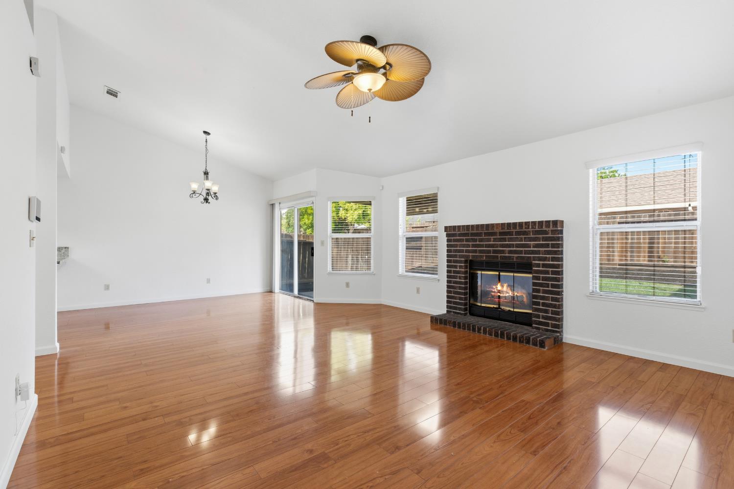 416 Mid Pines Way Modesto, CA 95354 - Photo 4 of 24