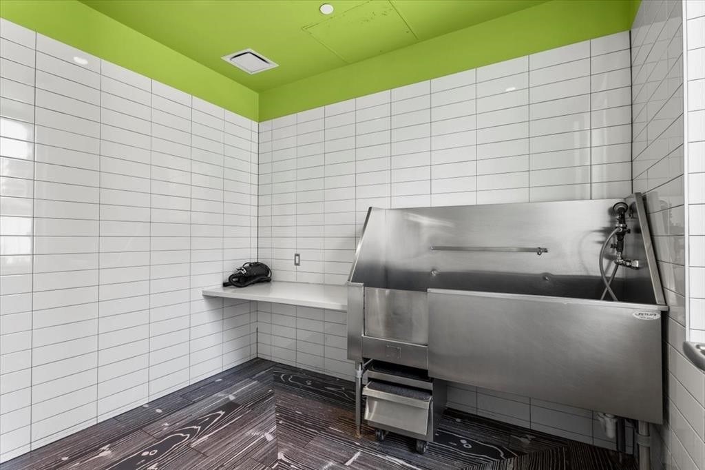 222 West Avenue, Unit 2403 Austin, TX 78701 - Photo 22 of 38