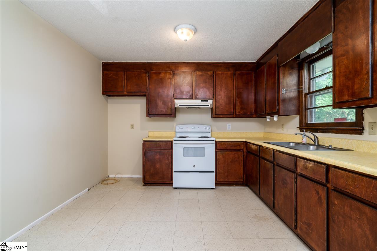 715 East Calhoun Street Anderson, SC 29621 - Photo 13 of 26