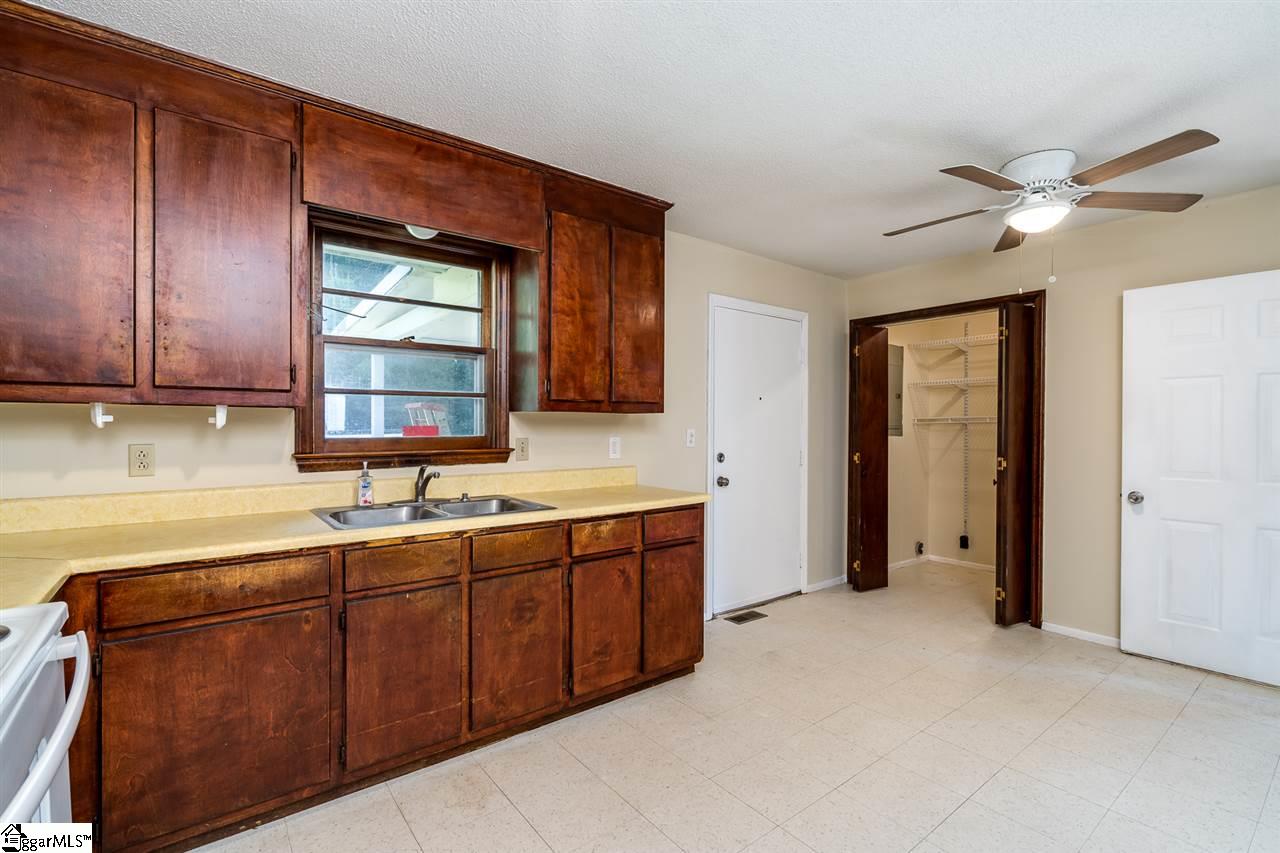 715 East Calhoun Street Anderson, SC 29621 - Photo 14 of 26