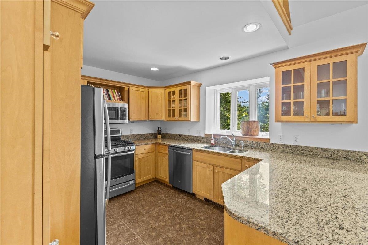 1653 Plunkton Road Warren, VT 05674 - Photo 17 of 40