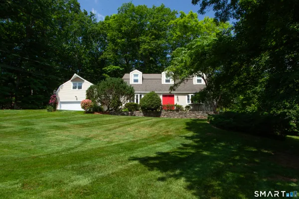 $699,900 | 26 Rushleigh Road, West Hartford, CT 06117