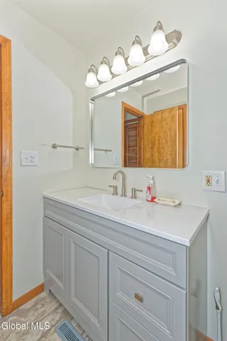 $299,900 | 26 Mildred Lane, Colonie, NY 12110