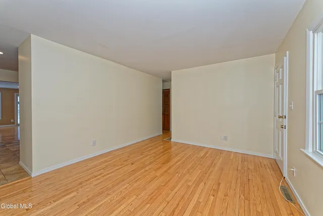 $299,900 | 26 Mildred Lane, Colonie, NY 12110