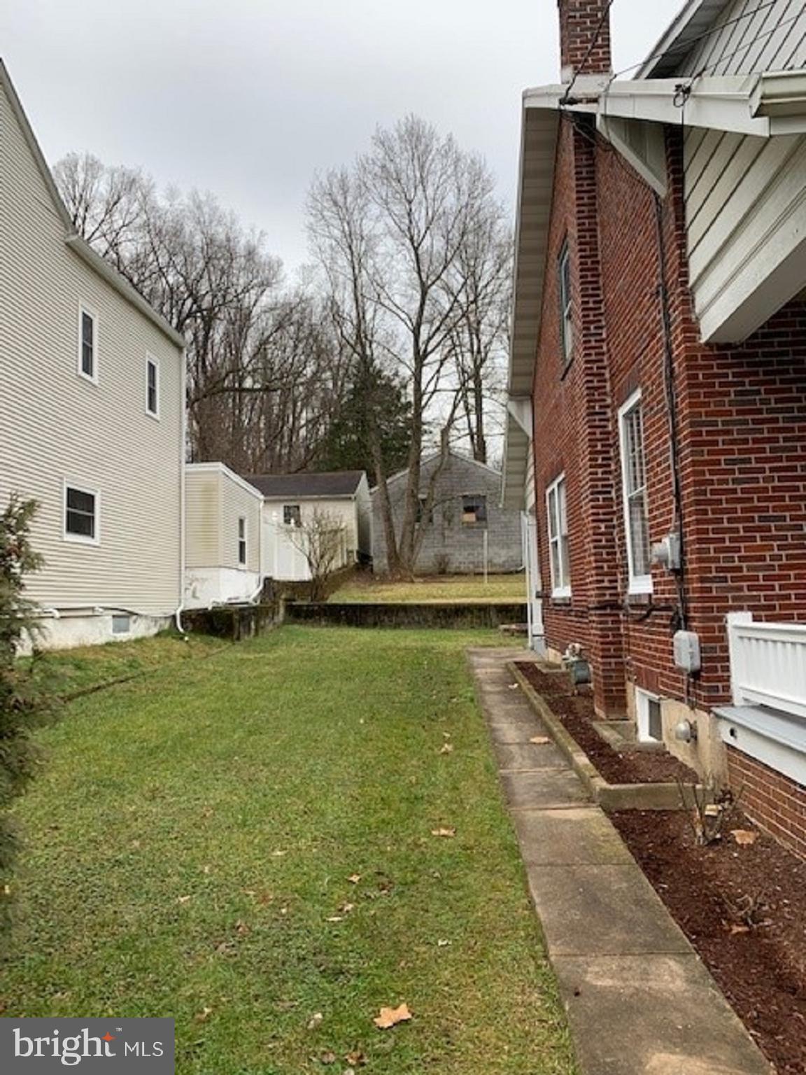 68 Reed Street Mohnton, PA 19540 - Photo 3 of 27