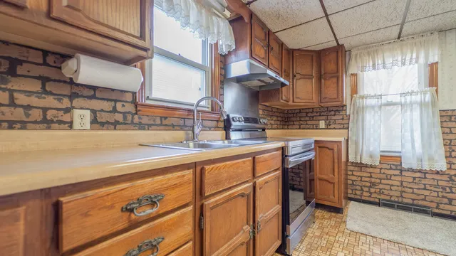 $2,000 | 622 North Lafayette Street, Griffith, IN 46319