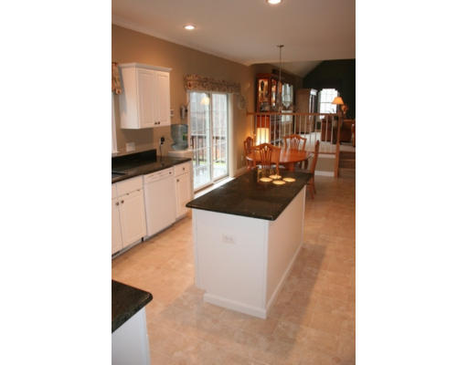 23 Joseph Road Shrewsbury, MA 01545 - Photo 8 of 30 Gallery Image 8