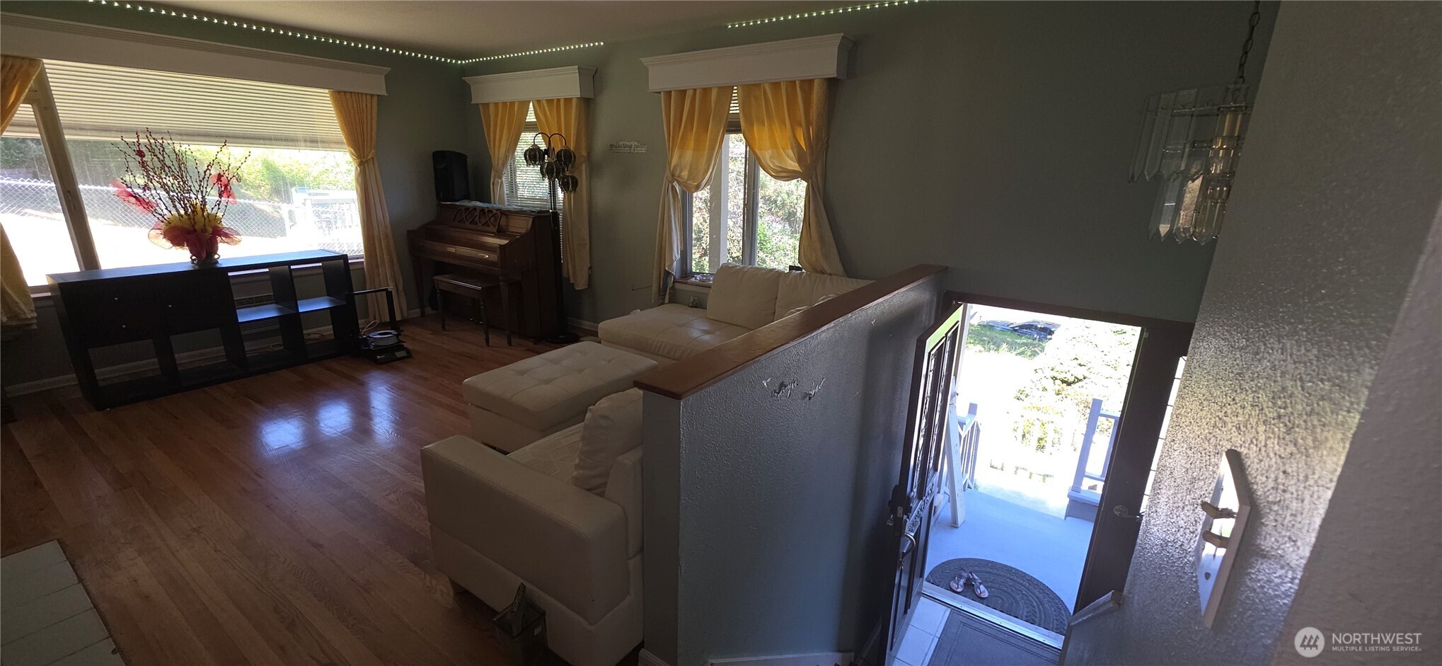811 South 105th Street, Unit A Seattle, WA 98168 - Photo 14 of 18