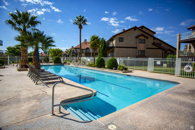 860 South Village Road, Unit H1 St. George, UT 84770 - Photo 20 of 20 Community pool with a patio area