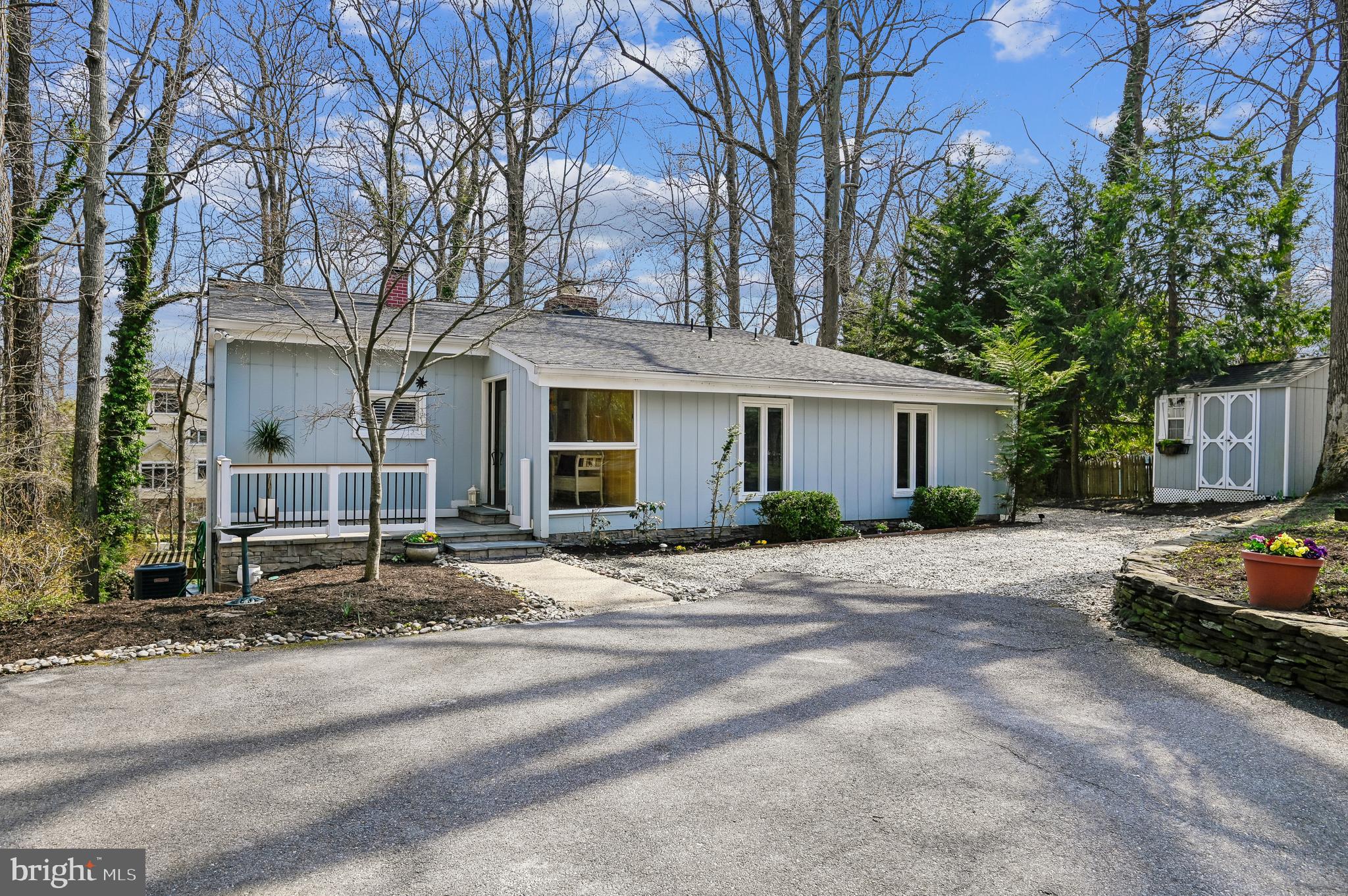 Coastal contemporary in Annapolis Roads