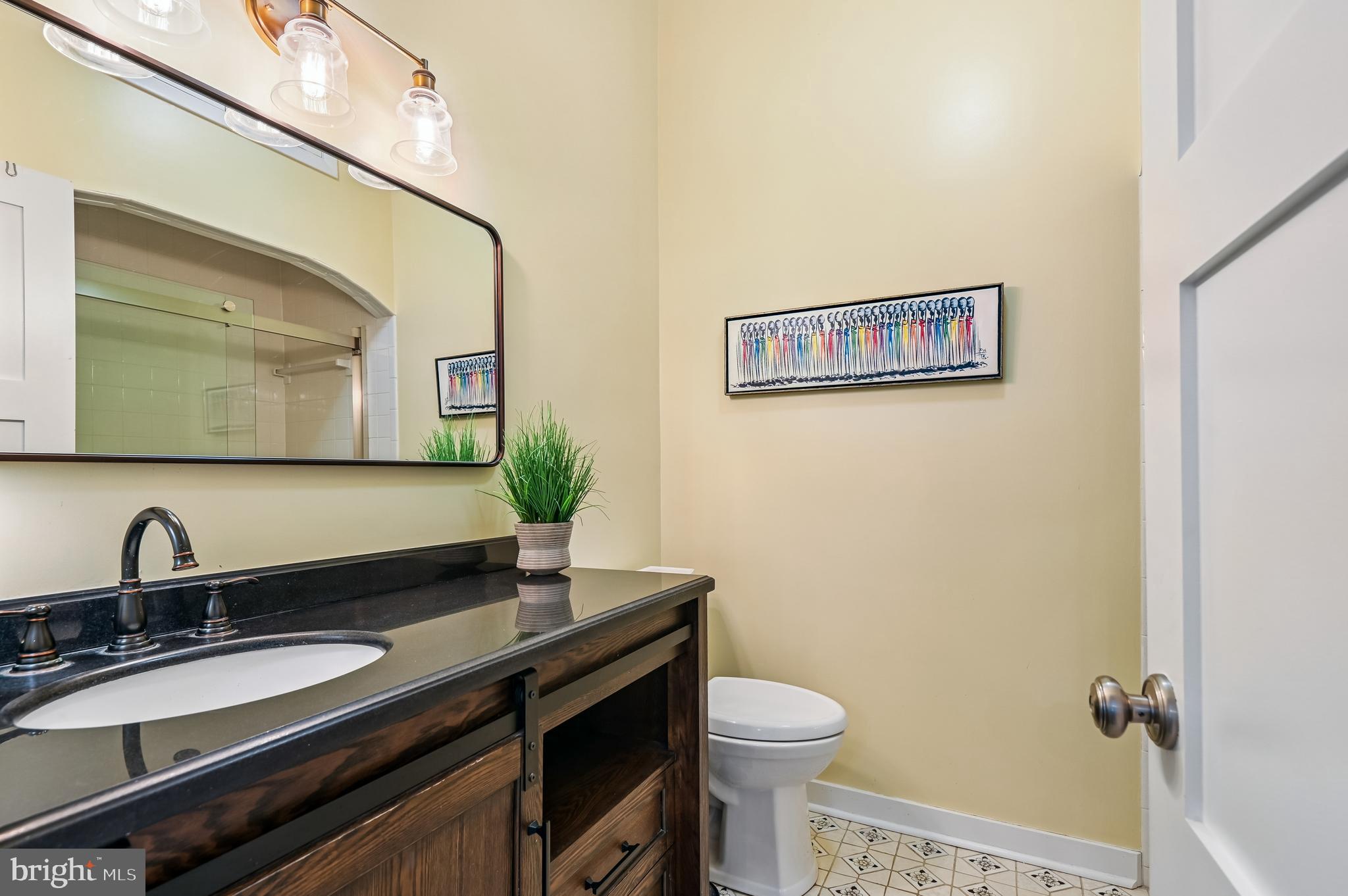 2654 Ogleton Road Annapolis, MD 21403 - Photo 23 of 47 Main level bathroom