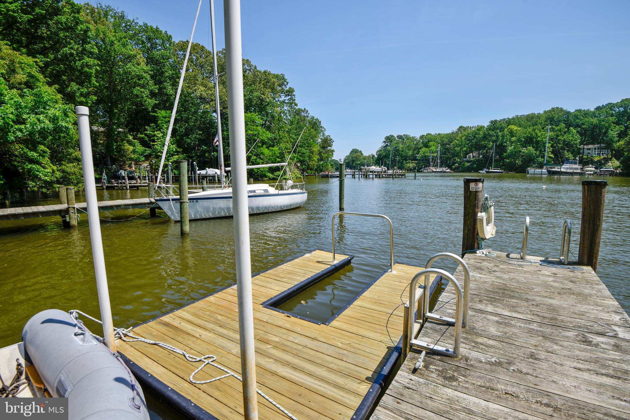 2654 Ogleton Road Annapolis, MD 21403 - Photo 10 of 15 Floating pier