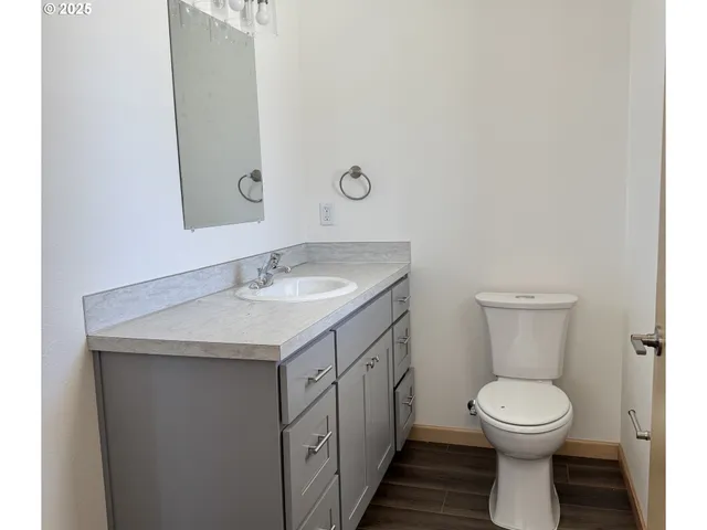 $290,000 | 670 ST Charles Street, Eugene, OR 97402