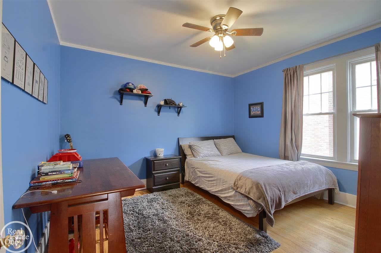 874 Barrington Road Grosse Pointe, MI 48230 - Photo 18 of 30 31378785-17.JPG