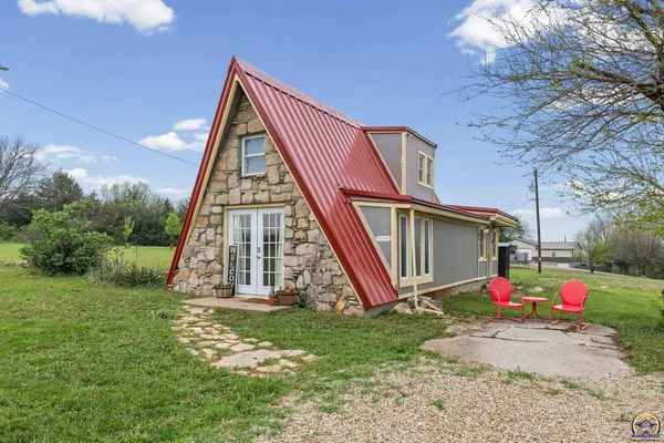 $185,000 | 2314 Dragoon Lane, Vassar, KS 66543