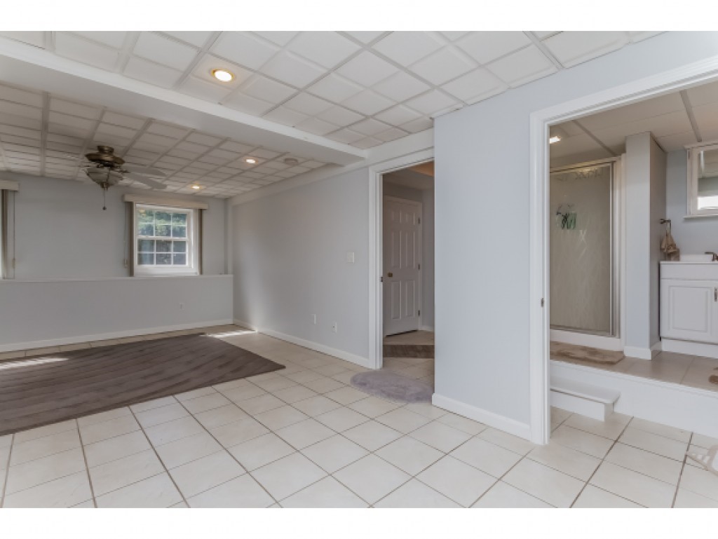 65 Lawrence Road Salem, NH 03079 - Photo 17 of 26