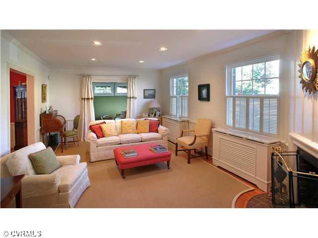 7 Lexington Road Richmond, VA 23226 - Photo 2 of 5 Living Room